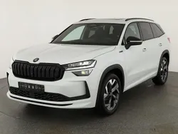 Moon white metallic Neu 2025 Skoda Kodiaq SportLine SUV | 45.495 € (Fairer Preis)
