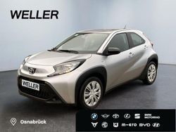 Silber Gebraucht 2022 Toyota Aygo X-play Kleinwagen | 14.690 € (Fairer Preis)