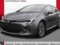 Shimmering silver metallic Neu 2024 Toyota Corolla Team Kombi | 31.789 €