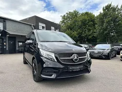 Schwarz Gebraucht 2022 Mercedes V300 AMG line Van / Kleinbus | 49.990 € (Superpreis)