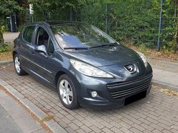 Grau Gebraucht 2010 Peugeot 207 Limousine | 3.190 € (Fairer Preis)