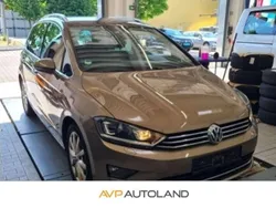 Gold Gebraucht 2015 VW Golf Sportsvan Highline Van / Kleinbus | 11.600 € (Guter Preis)