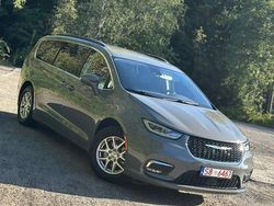 Grau Gebraucht 2022 Chrysler Pacifica Touring SUV | 33.500 €