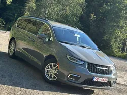 Grau Gebraucht 2022 Chrysler Pacifica Touring SUV | 33.500 €