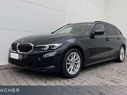 Saphirschwarz metallic Gebraucht 2023 BMW 318 Efficient Dynamics Kombi | 29.969 € (Fairer Preis)