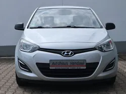 Silber Gebraucht 2014 Hyundai i20 Edition Limousine | 5.890 € (Fairer Preis)