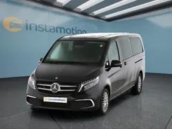 Schwarz Gebraucht 2023 Mercedes V300 Van / Kleinbus | 61.449 € (Fairer Preis)