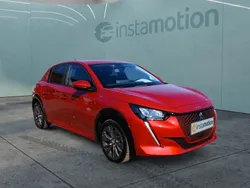 Rot Gebraucht 2022 Peugeot e-208 Active Kleinwagen | 16.990 € (Fairer Preis)