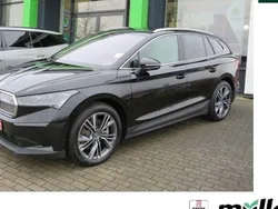 Weiß Gebraucht 2023 Skoda Enyaq iV SUV | 48.990 €