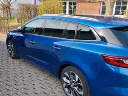 Blau Gebraucht 2019 Renault Mégane GrandTour Kombi | 13.950 € (Fairer Preis)