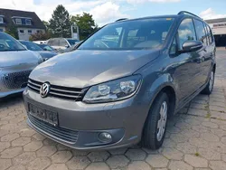 Grau Gebraucht 2011 VW Touran Comfortline Van / Kleinbus | 5.690 € (Fairer Preis)