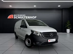 Weiß Gebraucht 2023 Mercedes Vito Van / Kleinbus | 27.499 € (Superpreis)