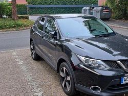 Schwarz Gebraucht 2017 Nissan Qashqai SUV | 14.899 € (Fairer Preis)