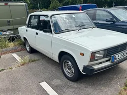 Beige Gebraucht 1987 Lada Nova Limousine | 4.694 €