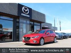 Rot Gebraucht 2016 Mazda 3 Sky Limousine | 11.990 € (Fairer Preis)