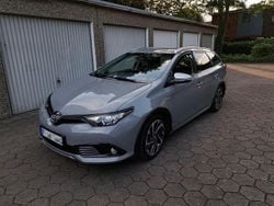 Grau Gebraucht 2018 Toyota Auris Hybrid Style Limousine | 14.800 € (Guter Preis)