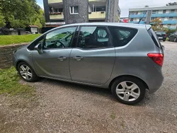 Grau Gebraucht 2013 Opel Meriva Van / Kleinbus | 4.200 € (Guter Preis)