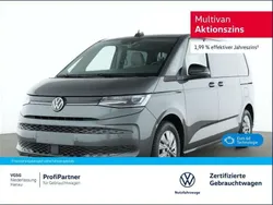 Grau Gebraucht 2024 VW Multivan Life Van / Kleinbus | 51.590 € (Superpreis)