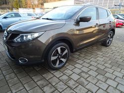 Braun Gebraucht 2015 Nissan Qashqai 360º SUV | 10.490 € (Etwas zu teuer)