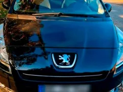 Blau Gebraucht 2010 Peugeot 5008 Van / Kleinbus | 3.222 € (Fairer Preis)