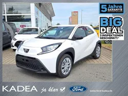 Schneeweiß Neu 2025 Toyota Aygo Business Edition Kleinwagen | 15.490 €