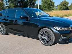 Schwarz Gebraucht 2020 BMW 320 Luxury Line Kombi | 21.950 € (Fairer Preis)