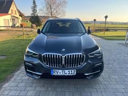 Grau Gebraucht 2019 BMW X5 Sport Line SUV | 46.700 € (Fairer Preis)