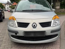 Braun Gebraucht 2005 Renault Modus Van / Kleinbus | 750 € (Superpreis)