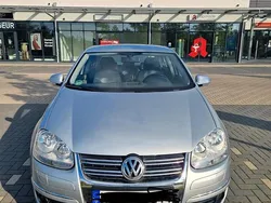 Silber Gebraucht 2006 VW Jetta Limousine | 4.300 € (Etwas zu teuer)