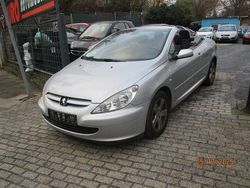 Grau Gebraucht 2004 Peugeot 307 CC Basis Cabrio | 2.999 € (Fairer Preis)