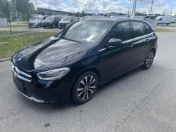 Kosmosschwarz (metallic) Gebraucht 2021 Mercedes B250e Style Van / Kleinbus | 24.699 € (Guter Preis)