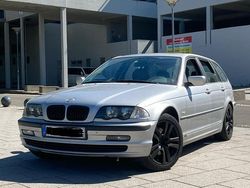 Silber Gebraucht 2002 BMW 320 Kombi | 1.000 € (Superpreis)