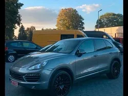 Grau Gebraucht 2010 Porsche Cayenne SUV | 13.900 € (Etwas zu teuer)