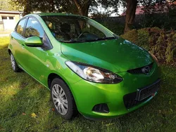 Grün Gebraucht 2009 Mazda 2 Kleinwagen | 1.990 € (Fairer Preis)