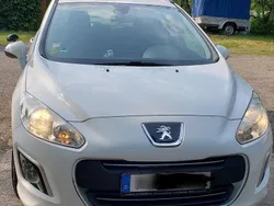 Weiß Gebraucht 2012 Peugeot 308 Kombi | 2.555 €