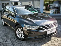 Schwarz Gebraucht 2022 VW Passat Kombi | 20.900 € (Guter Preis)
