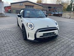 Weiß Gebraucht 2023 Mini Cooper Essential Kleinwagen | 24.400 € (Fairer Preis)