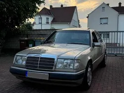 Andere außenfarben Gebraucht 1988 Mercedes E200 Limousine | 4.000 €