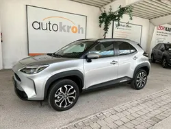 Silber Neu 2025 Toyota Yaris Cross Team SUV | 30.760 € (Etwas zu teuer)