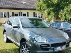 Grau Gebraucht 2006 Porsche Cayenne SUV | 9.900 € (Fairer Preis)
