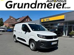 Weiß Gebraucht 2024 Opel Combo Van / Kleinbus | 22.998 € (Teuer)