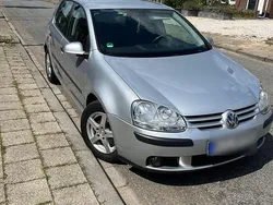 Silber Gebraucht 2006 VW Golf V Comfortline Kleinwagen | 2.600 € (Guter Preis)