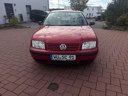 Rot Gebraucht 2000 VW Bora Limousine | 2.250 € (Etwas zu teuer)