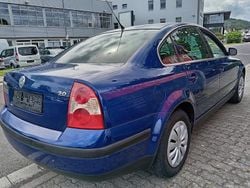 Blau Gebraucht 2003 VW Passat Limousine | 950 € (Superpreis)