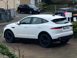 Weiß Gebraucht 2020 Jaguar E-Pace Basis SUV | 21.500 € (Superpreis)