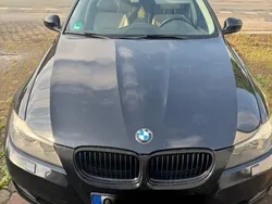 Schwarz Gebraucht 2010 BMW 330 Sport Line Limousine | 9.000 € (Guter Preis)