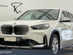 Alpinweiss Gebraucht 2024 BMW iX1 Luxury Line SUV | 38.999 € (Superpreis)