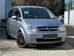 Silber Gebraucht 2005 Opel Meriva Cosmo Van / Kleinbus | 2.490 € (Fairer Preis)