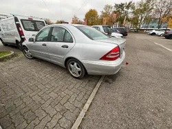 Silber Gebraucht 2002 Mercedes C200 Limousine | 2.600 €