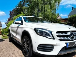 Weiß Gebraucht 2017 Mercedes GLA200 Edition SUV | 19.750 € (Etwas zu teuer)